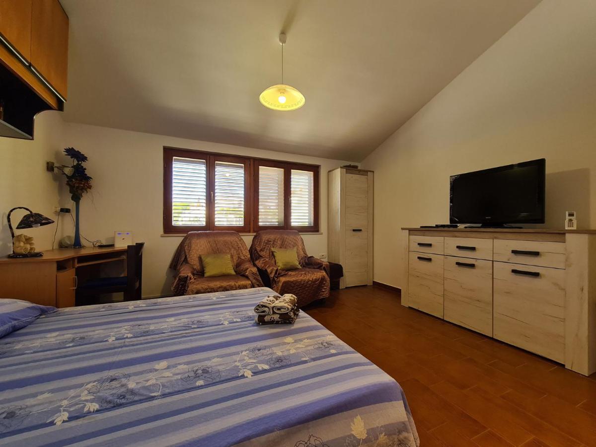 Apartments Mare 826 Пула Екстериор снимка