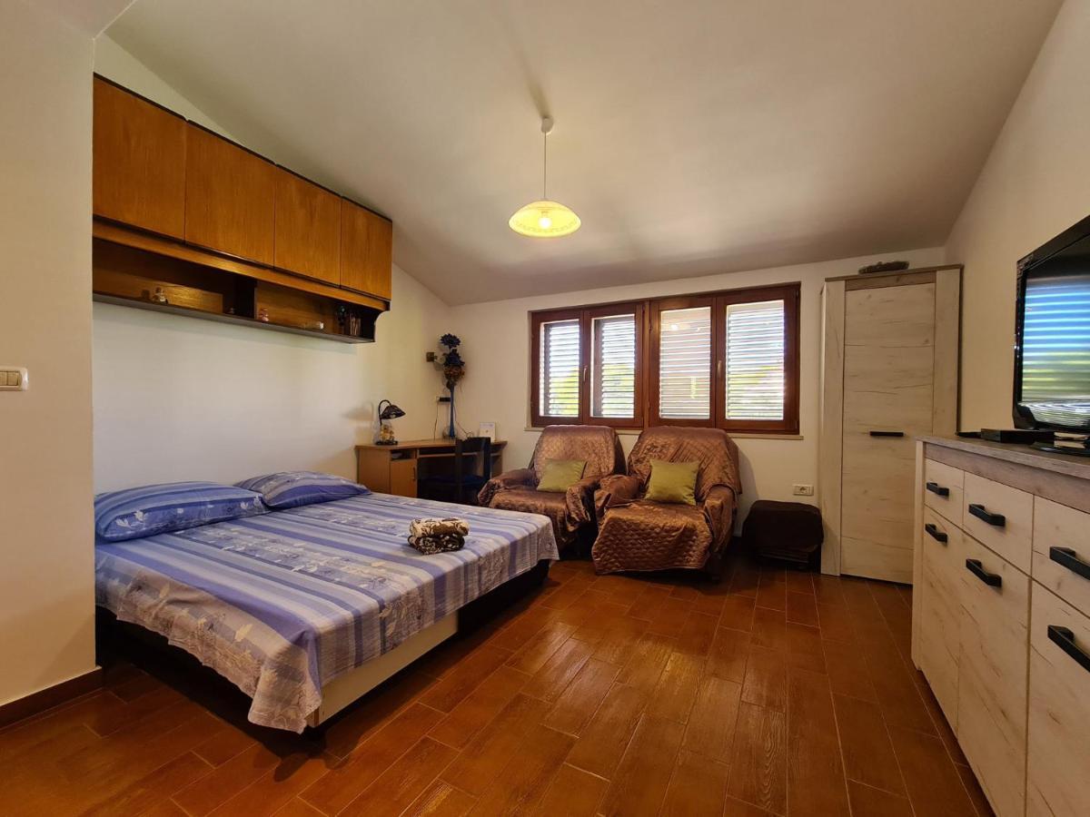 Apartments Mare 826 Пула Екстериор снимка